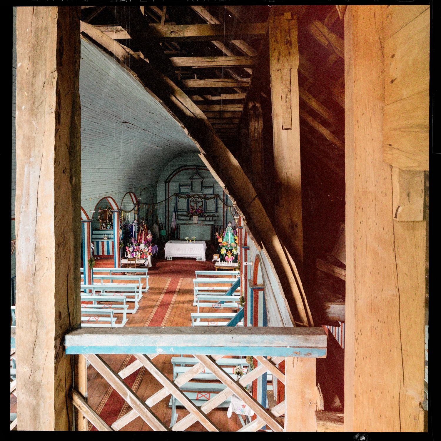 Interior de la iglesia de Matao visto desde la escalera del coro