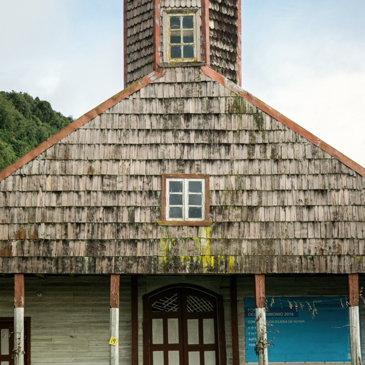 El pórtico — Huyar Bajo