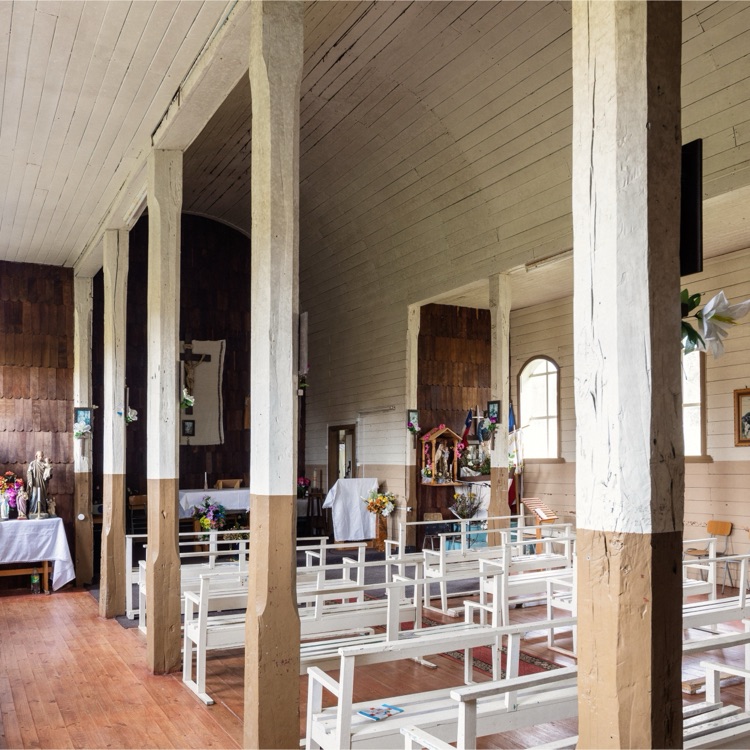 Las columnas de la iglesia de Caulín, Chiloé