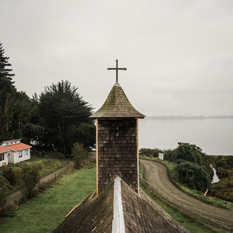 La torre de la iglesia de Caulín, Chiloé
