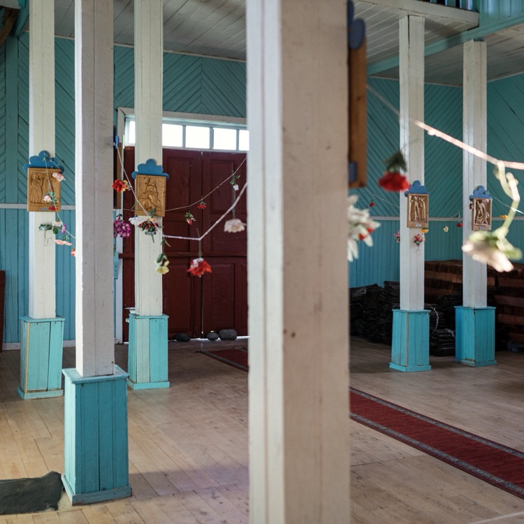 Las columnas de la iglesia de Chullec, Chiloé
