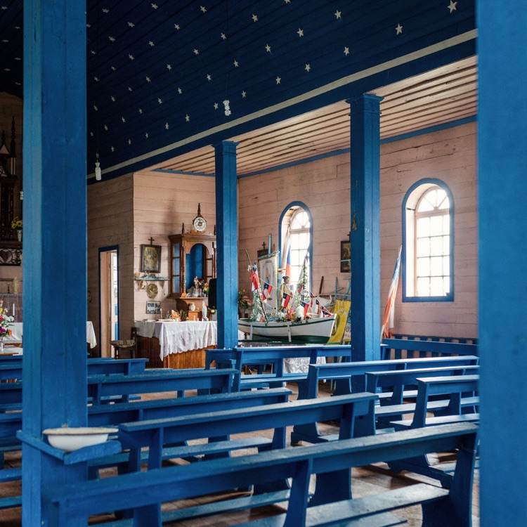 Las columnas de la iglesia de Llingua, Chiloé