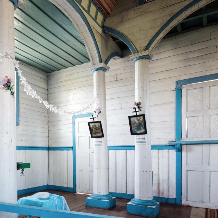 Las columnas de la iglesia de Quehui, Chiloé