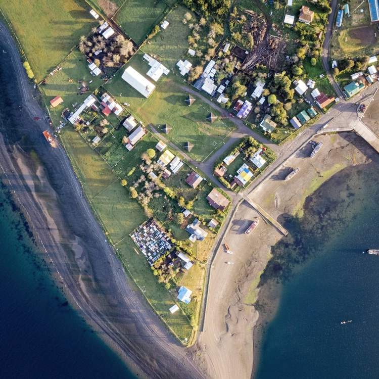 El conjunto de la iglesia de Quehui, Chiloé
