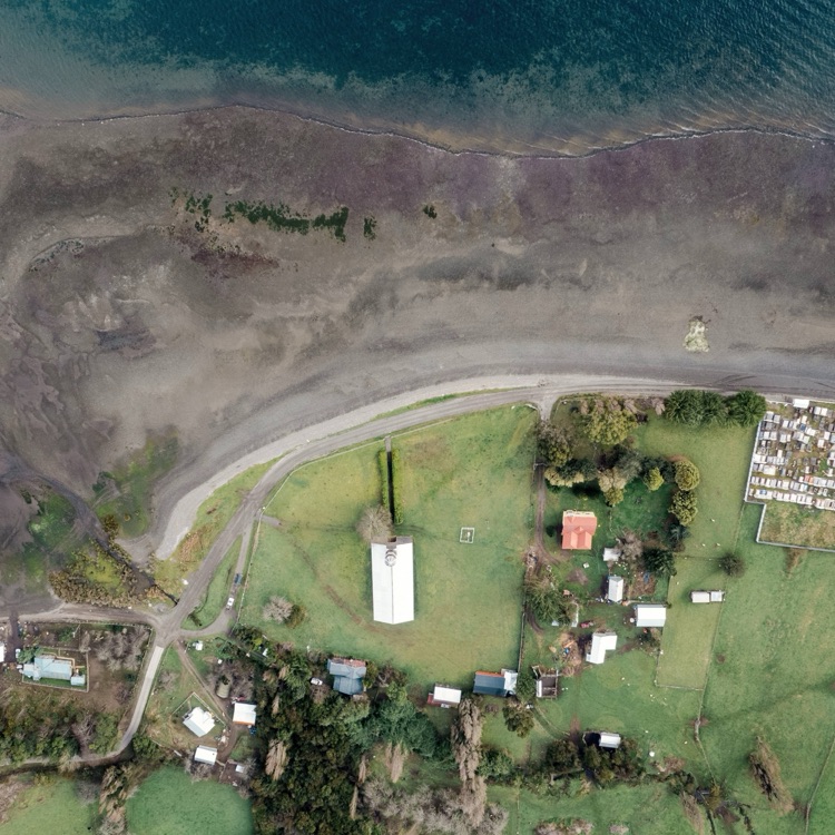 El conjunto de la iglesia de San Javier, Chiloé