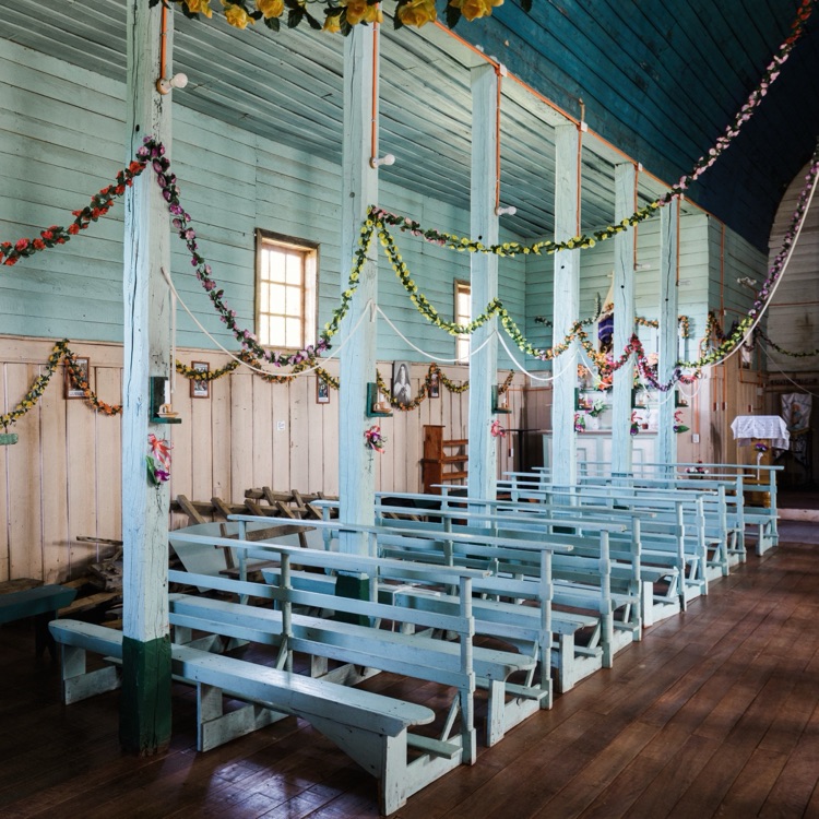 Las columnas de la iglesia de Teupa, Chiloé